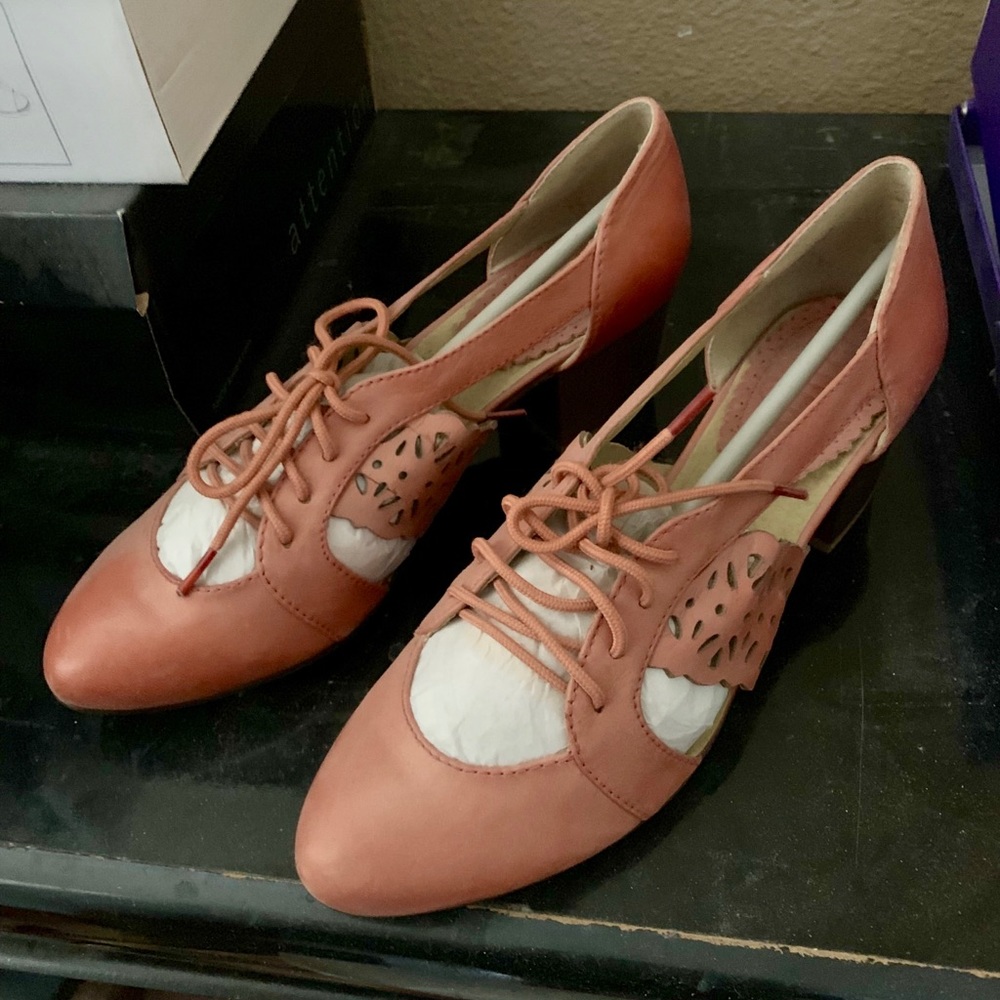 Vintage women oxford